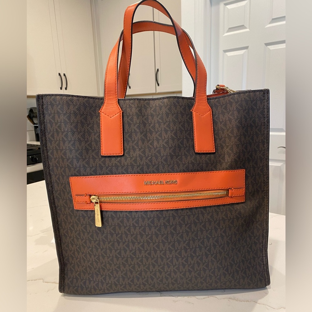 🧡🤎LIKE NEW LARGE  MICHAEL KORS TOTE🧡🤎
